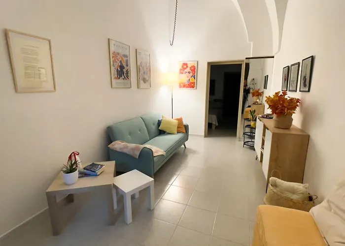 Via Spani 13